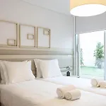 Saldanha Spacious Apt With Ac Terrace And Garage