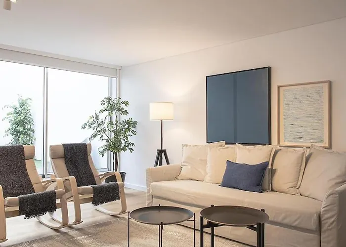 Saldanha Spacious Apt With Ac Terrace And Garage