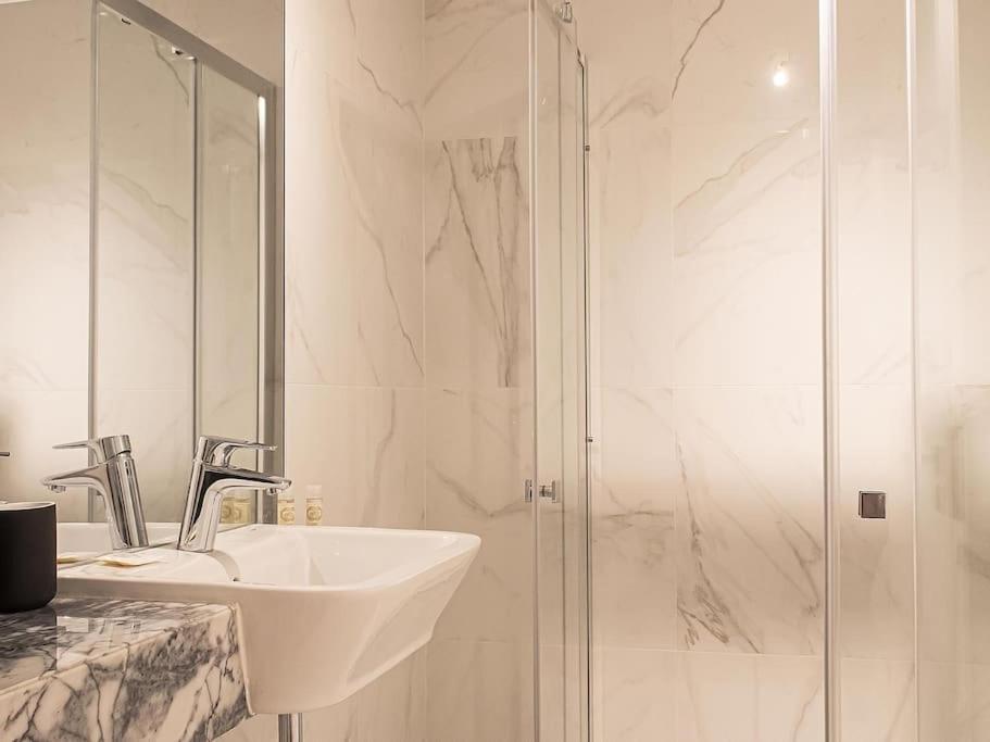 Apartment Saldanha Spacious With Ac Terrace And Garage Lisbon